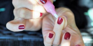 Czy można używać korektora zamiast podkładu?